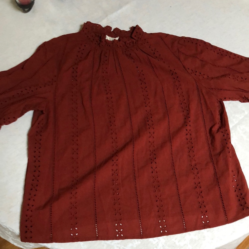 Short sleeved top